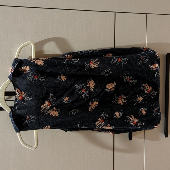 Banana Republic Sleeveless Blouse Navy - Picture 3 of 4